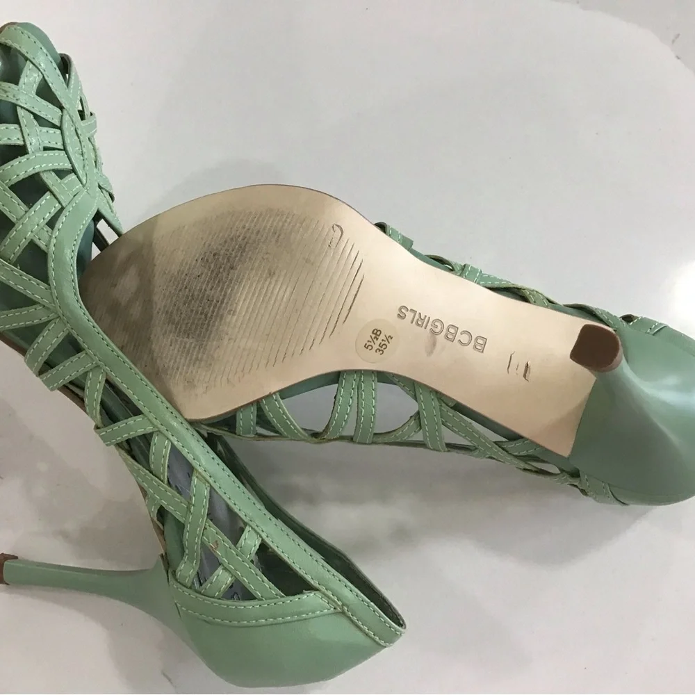 BCBGirls Green Lattice Peep Toe sz. 5.5 - Picture 4 of 7